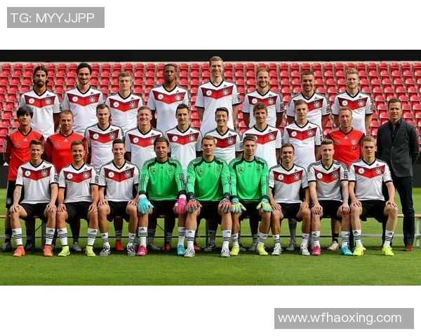 德国与荷兰足球对决出场阵容分析与战术解读