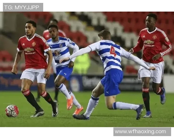 雷丁与卢顿激战正酣比分揭晓精彩瞬间回顾与分析 雷丁与卢顿激战正酣比分揭晓精彩瞬间回顾与分析