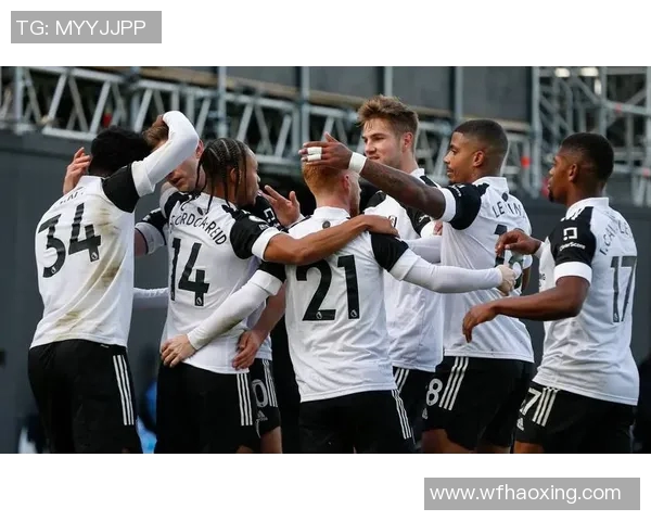 曼联与巴黎首回合交锋比分揭晓精彩瞬间回顾与分析